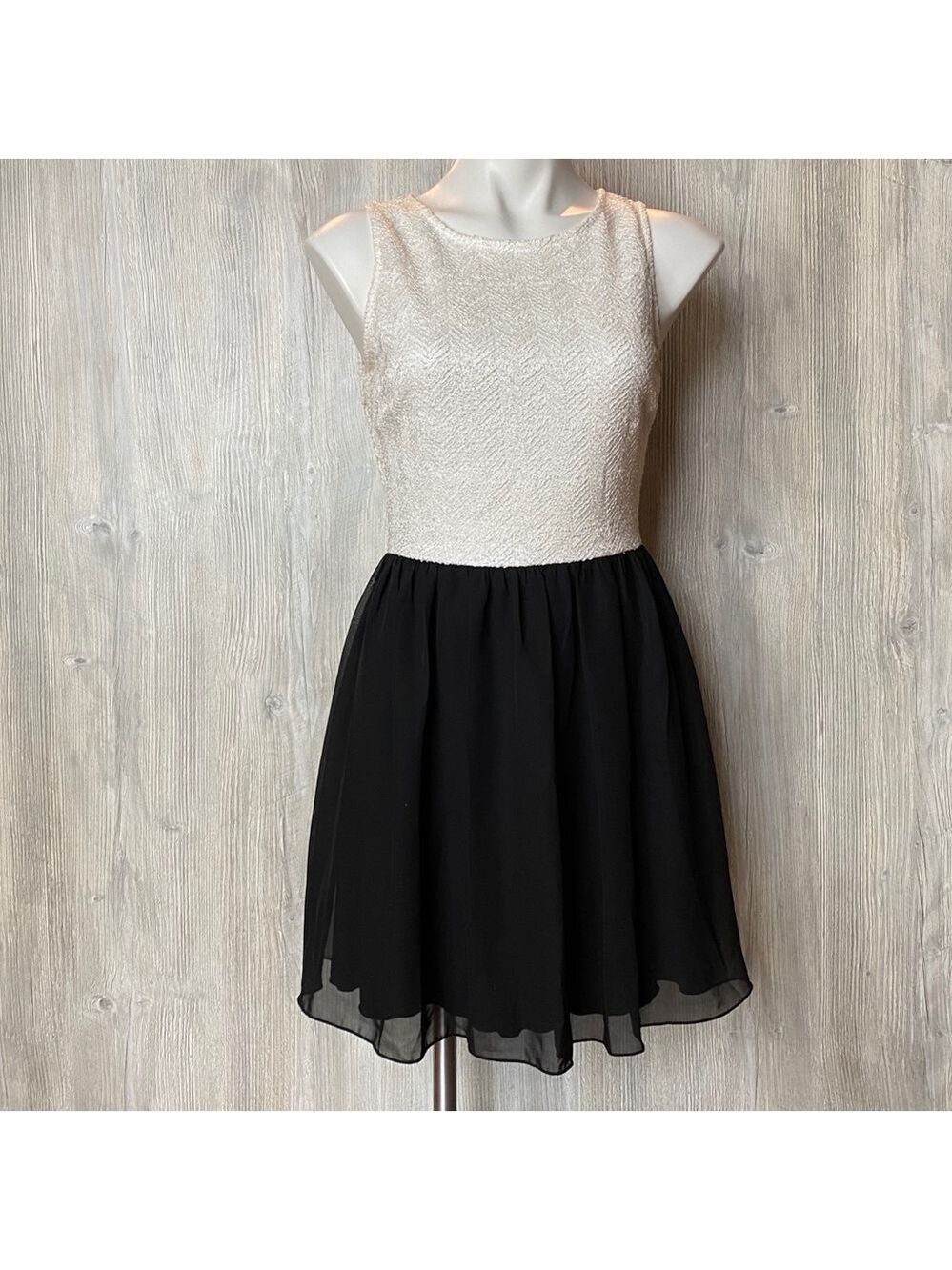 Speechless black and white chevron with sparkle dress size Large